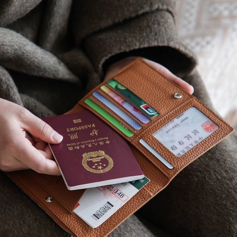 Leather Passport Holder Covers - огляд і ціна Men'S Accessories Case