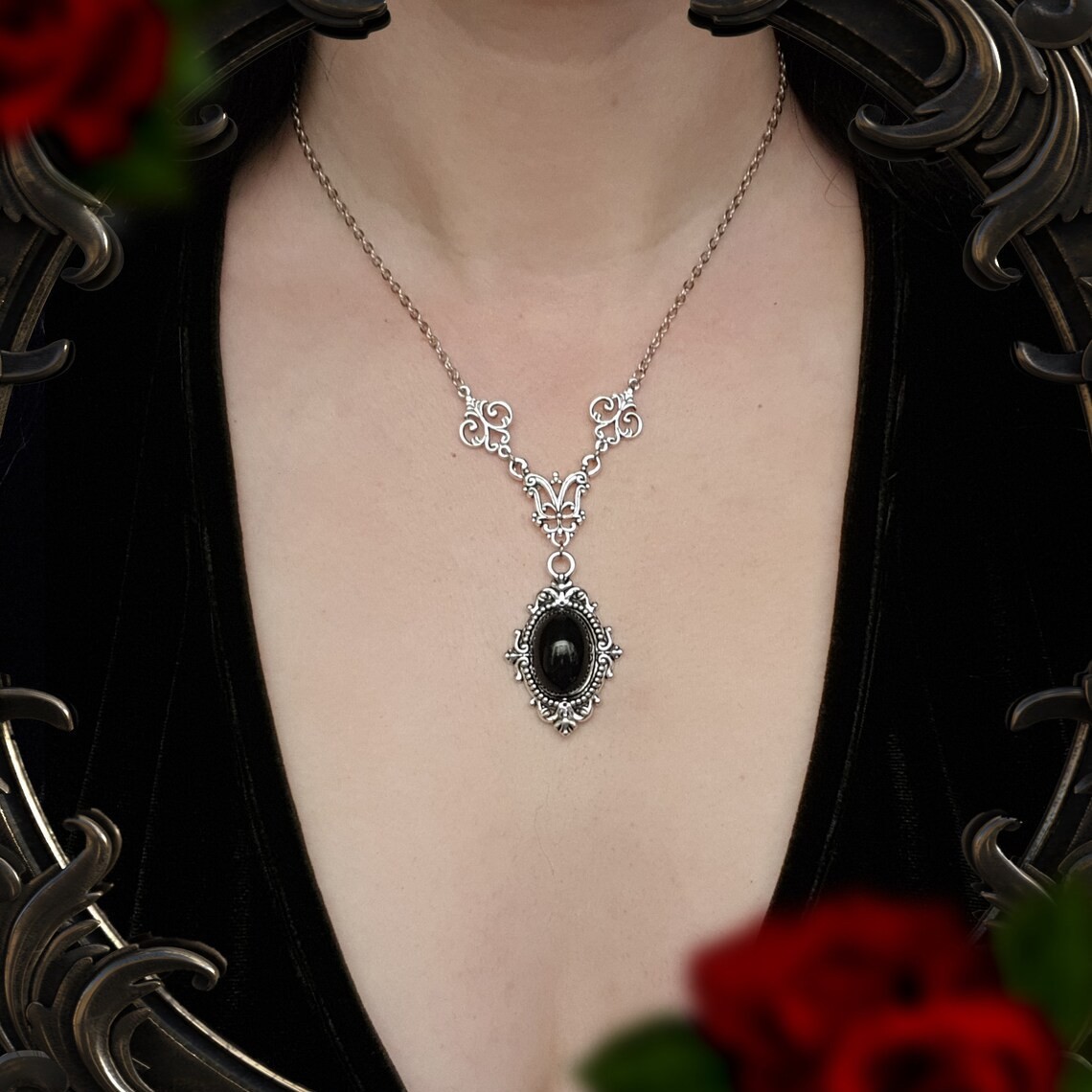Vampire Cameo Necklace,Blood C - огляд і ціна Men'S Vampire Accessories